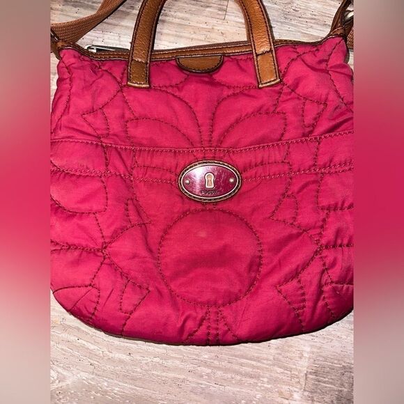 Fossil key-per red quilted crossbody tote bag EUC - Picture 2 of 16